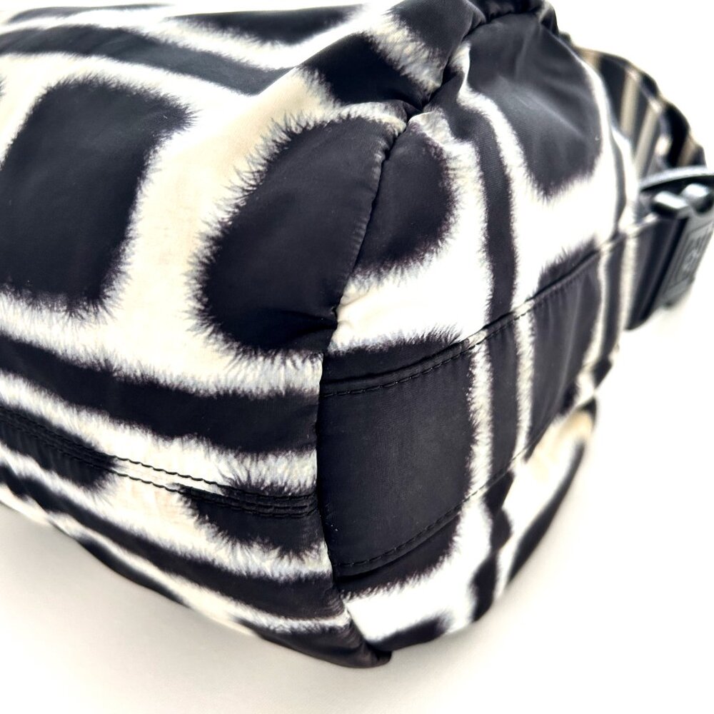 CHANEL Black and White Patterned Shoulder Bag with Leather Logo Patch - Picture 10 of 15